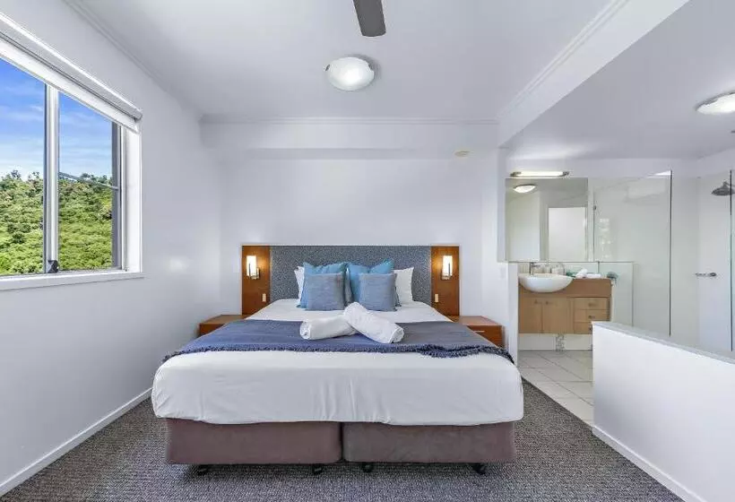 هتل Airlie Summit Apartments