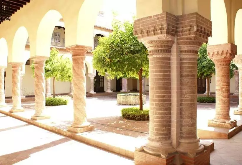 Hotelli Hospedería Convento De Santa Clara