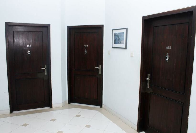 هتل Allegro Holiday Suites