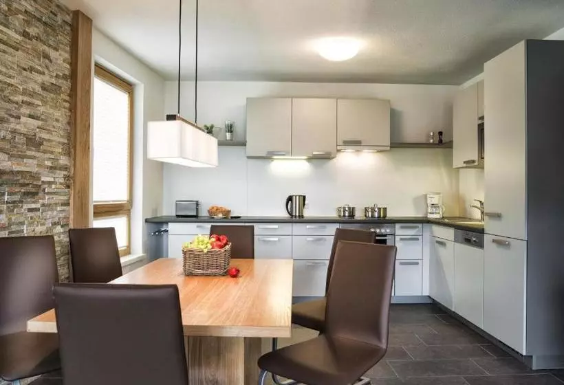 ホテル Alpenparks Residence Zell Am See
