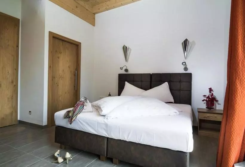 ホテル Alpenparks Residence Zell Am See