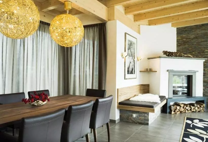 ホテル Alpenparks Residence Zell Am See