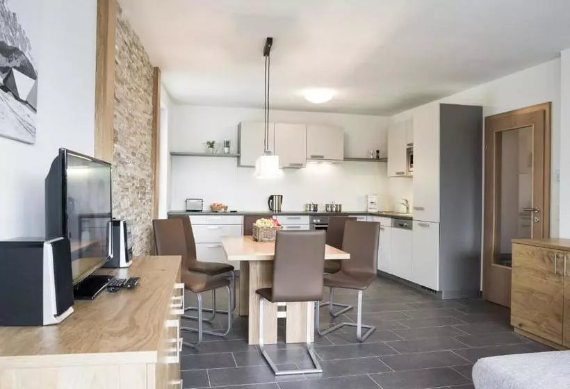 ホテル Alpenparks Residence Zell Am See