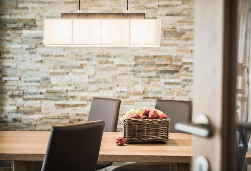 فندق Alpenparks Residence Zell Am See