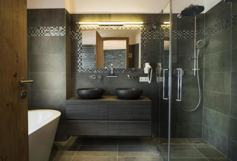 فندق Alpenparks Residence Zell Am See