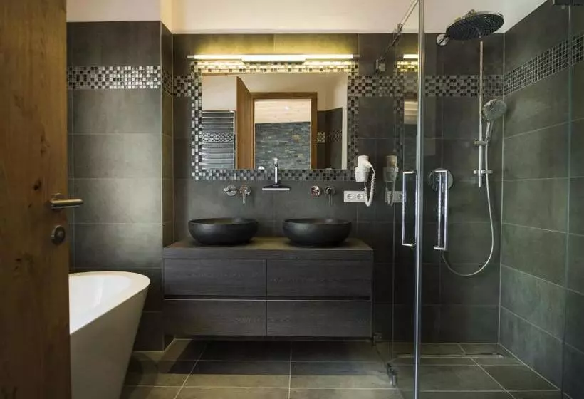 ホテル Alpenparks Residence Zell Am See