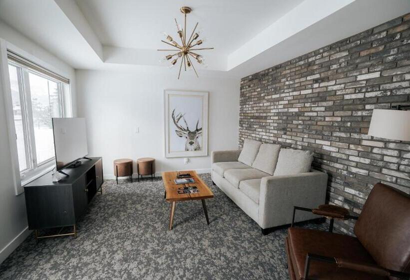 Hotel Basecamp Resorts Canmore