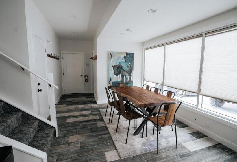 Hotel Basecamp Resorts Canmore