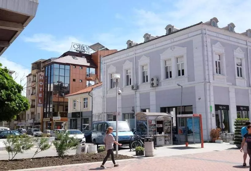 ホテル Caro Apartments & Rooms