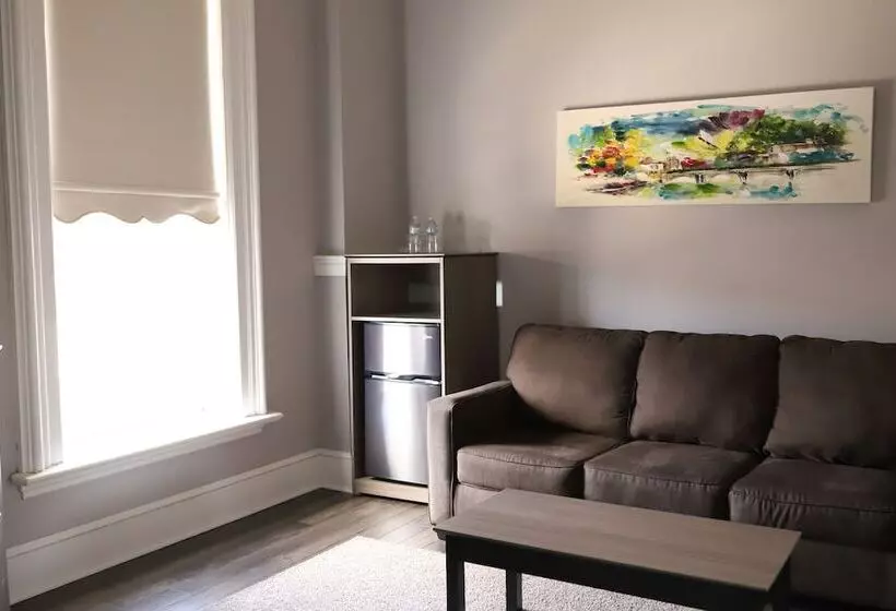 Hotelli Cornerstone Inn