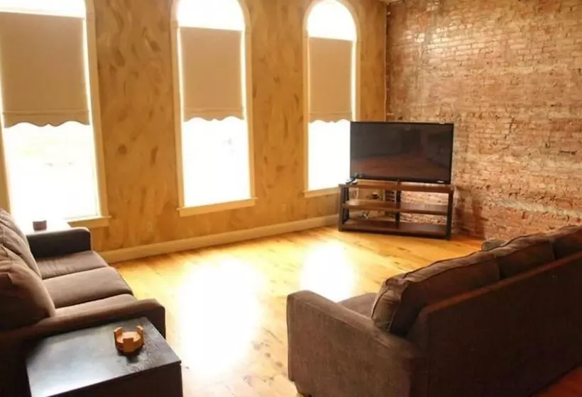 Hotelli Cornerstone Inn