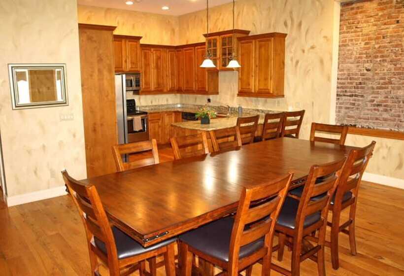 בית מלון כפרי Cornerstone Inn