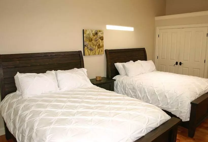 Hotelli Cornerstone Inn