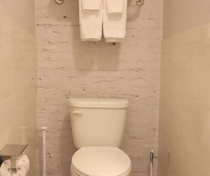 בית מלון כפרי Cornerstone Inn