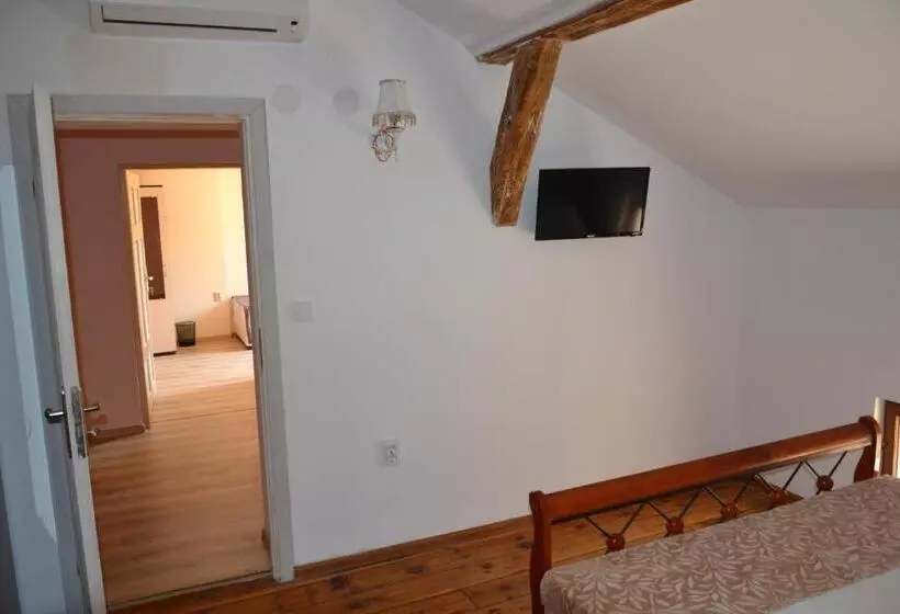 هتل Guest Rooms Filipopol