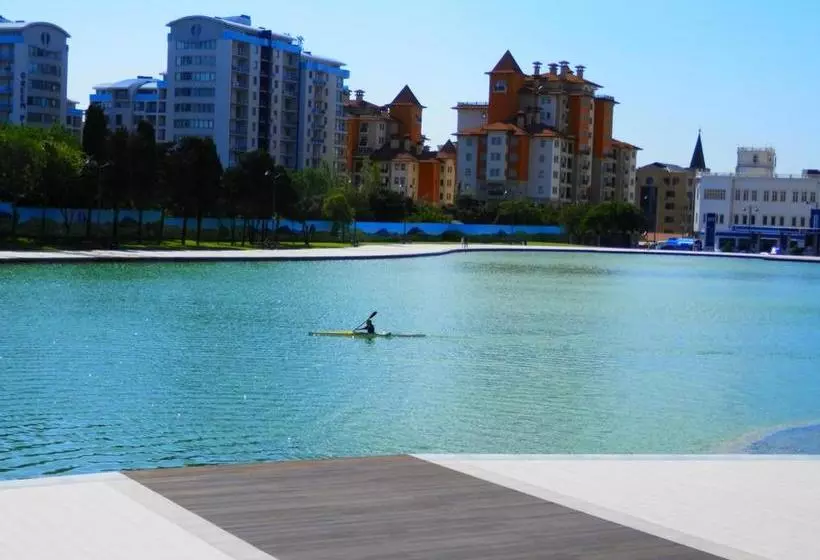 هتل Life Holiday Baku