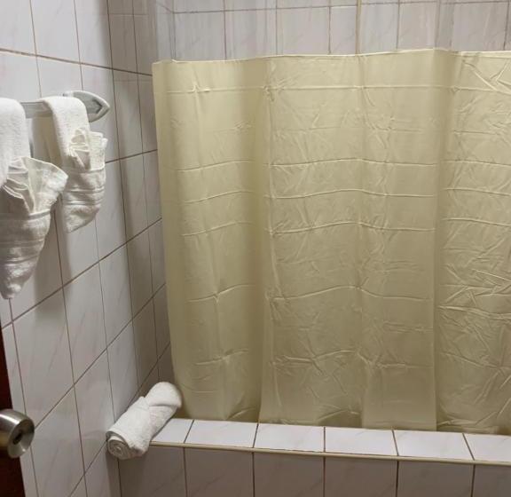 هتل Panchos Villas