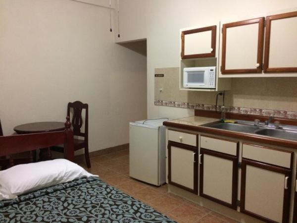 هتل Panchos Villas