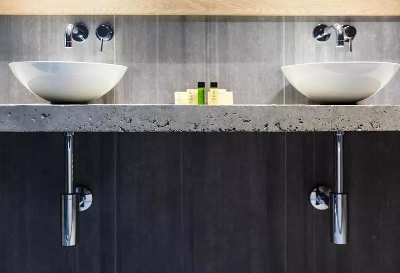 هتل Secret Suites Brussels Royal