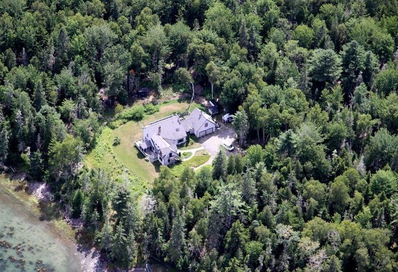 فندق Three Pines Bed And Breakfast