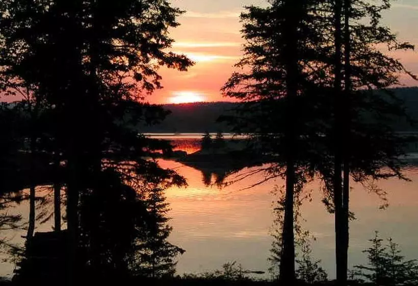 هتل Three Pines Bed And Breakfast