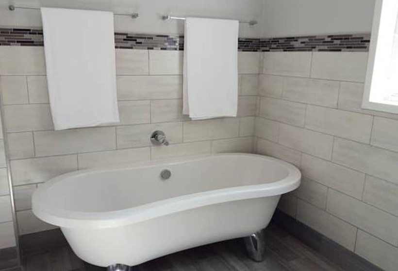 هتل Waterside Cottages