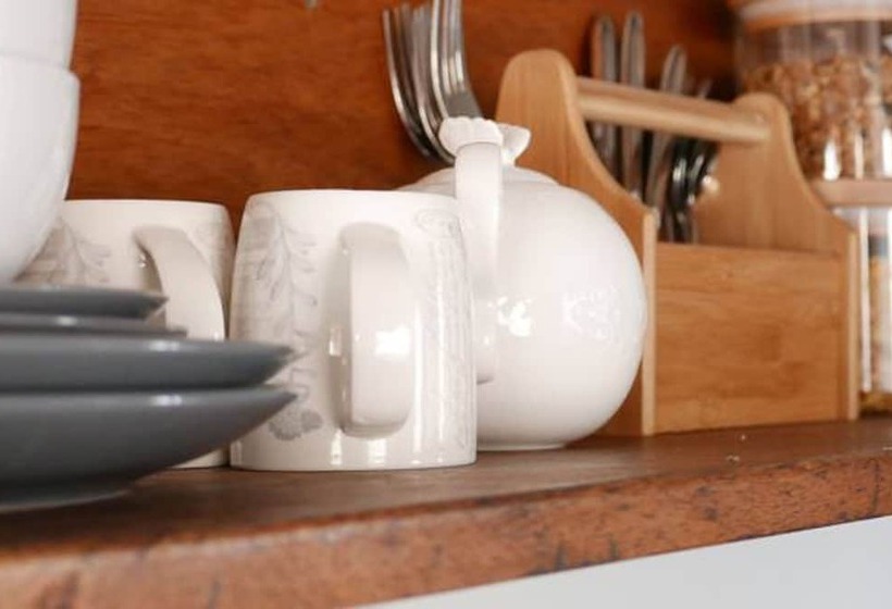 هتل Waterside Cottages