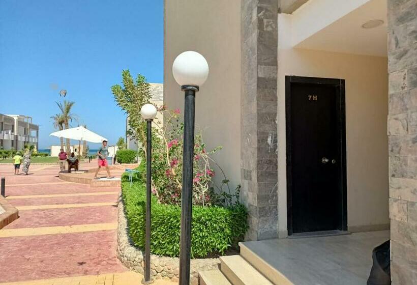 ホテル Cecilia Resort Private Chalets