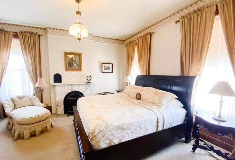 Hotelli Galena Inn Formerly Victorian Mansion