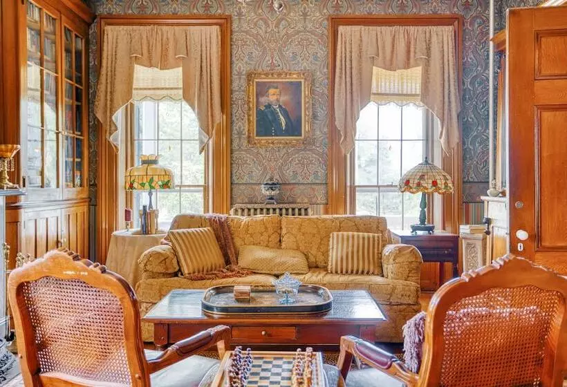 Hotelli Galena Inn Formerly Victorian Mansion