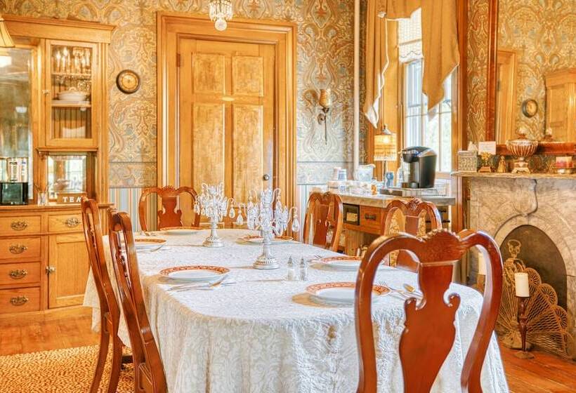 فندق Galena Inn Formerly Victorian Mansion