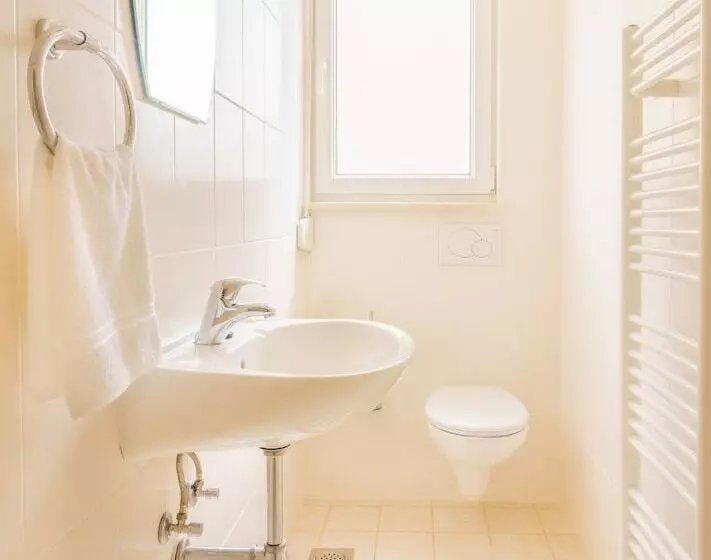 Hotelli Kis Residence