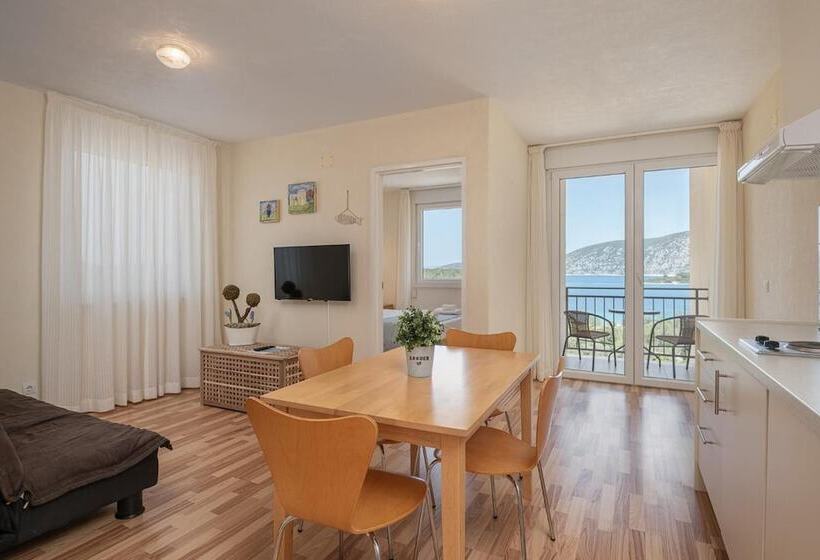 Отель Kis Residence