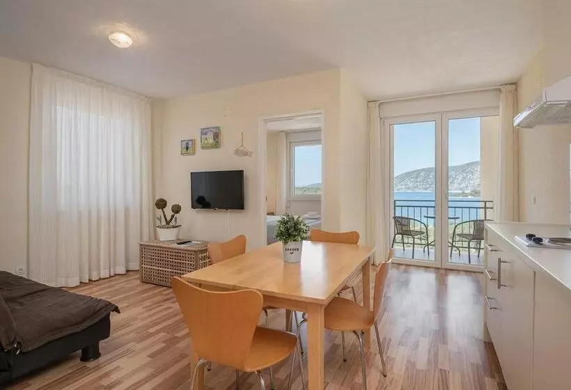 Hotelli Kis Residence