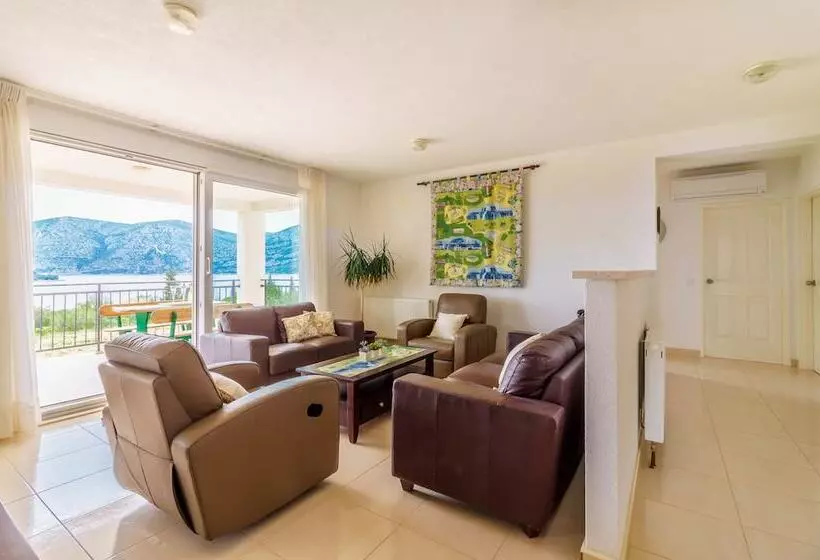 Hotelli Kis Residence