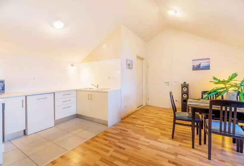 Hotelli Kis Residence