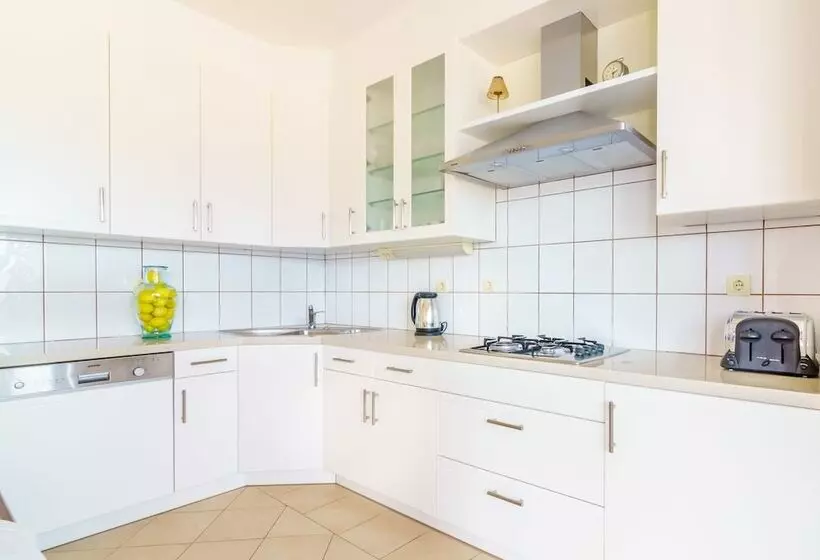 Hotelli Kis Residence