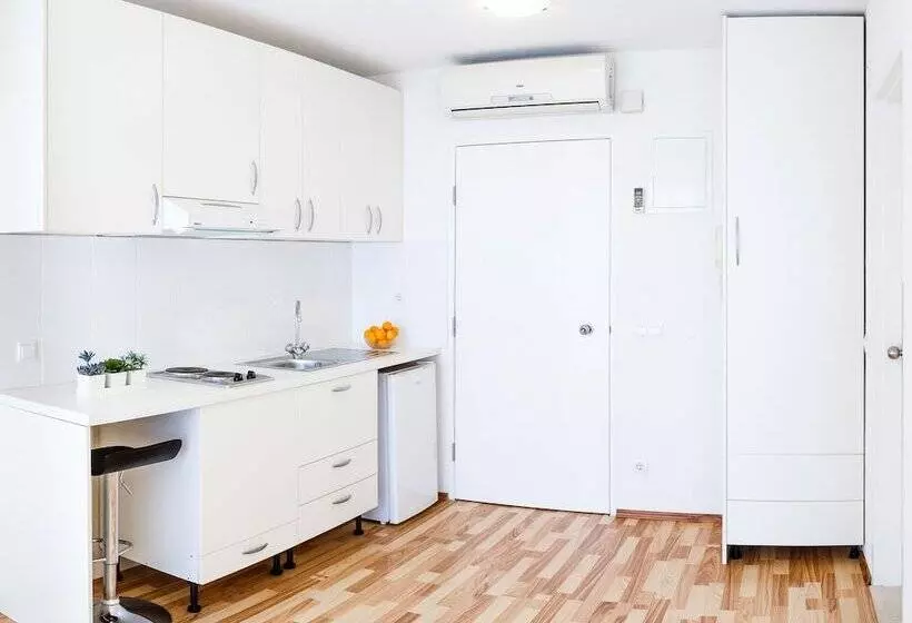 Hotelli Kis Residence