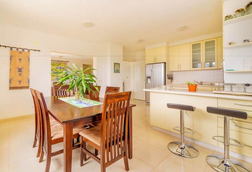 Отель Kis Residence