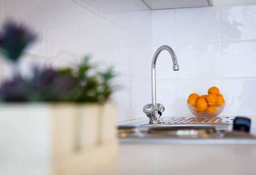 Отель Kis Residence