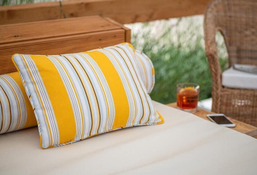 Отель Kis Residence