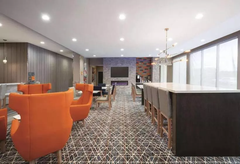 ホテル La Quinta By Wyndham Opelika Auburn