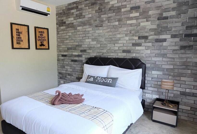 בית מלון כפרי La'moon Resort