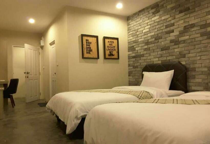 בית מלון כפרי La'moon Resort