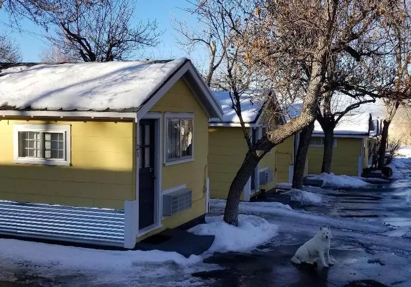 ホテル Lamplighter Cabins & Suites