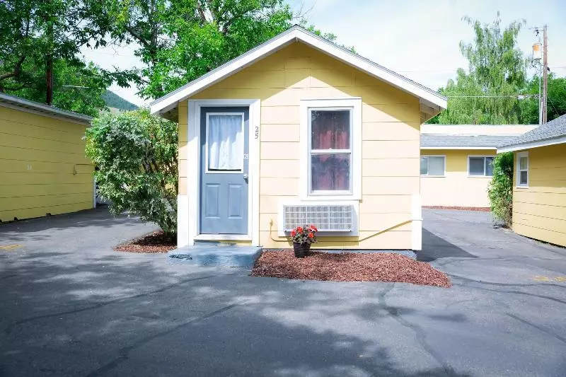 ホテル Lamplighter Cabins & Suites