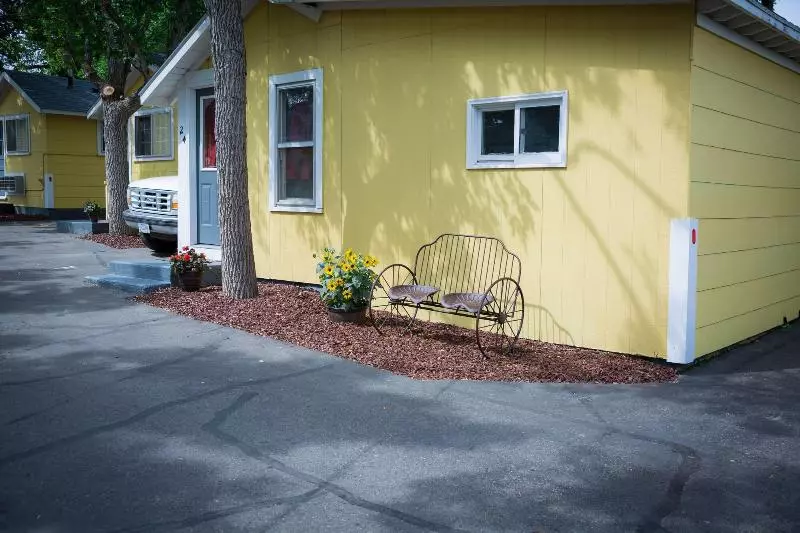 ホテル Lamplighter Cabins & Suites