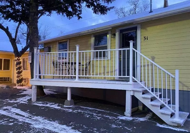 ホテル Lamplighter Cabins & Suites