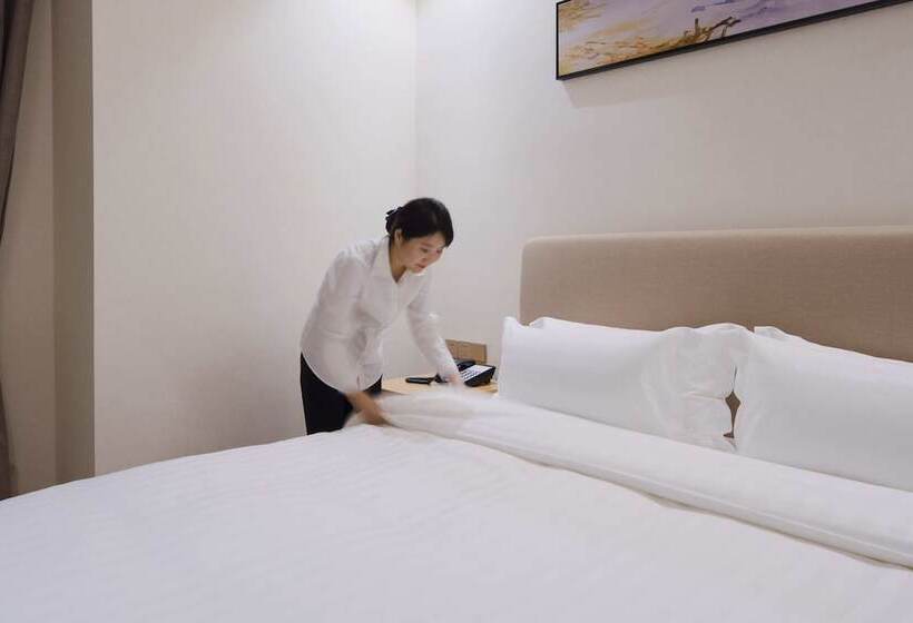 فندق Pushi Serviced Apartment