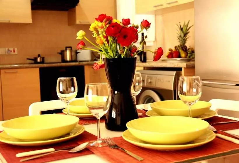 Hotelli Photothea Apartments